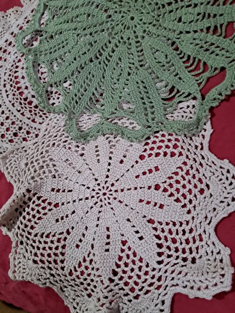 Set de tapetes tejidos a crochet en colores pastel - 3