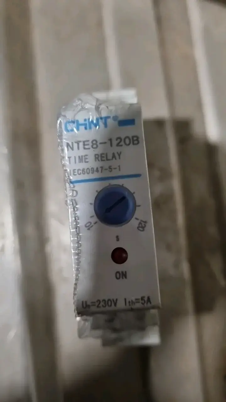 Relé de tiempo CHINT NTE8-120B 230V