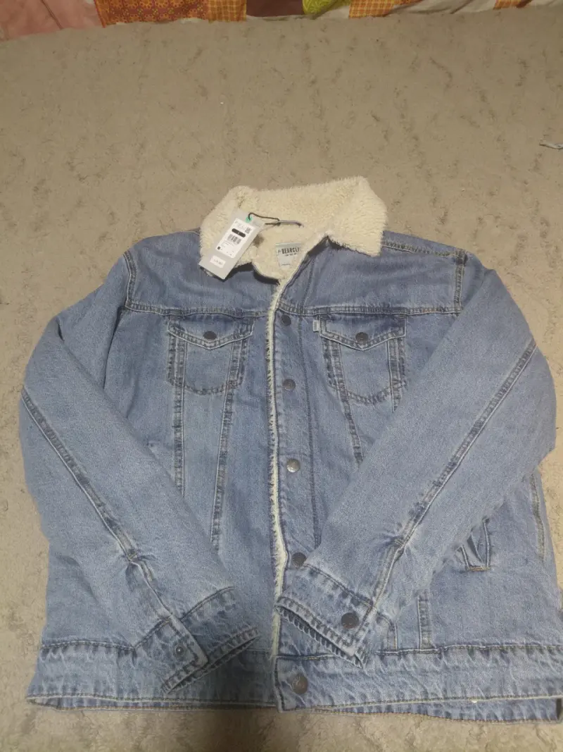 Chaqueta de mezclilla con forro de sherpa para hombre