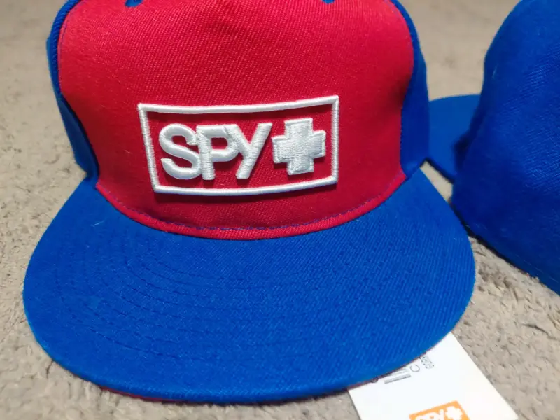 Gorra Snapback Roja y Azul SPY+ - 1