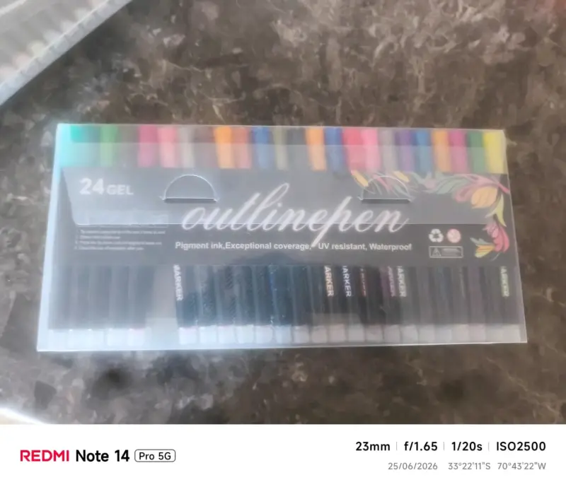 Set de 24 marcadores de gel Outlinepen resistentes al agua