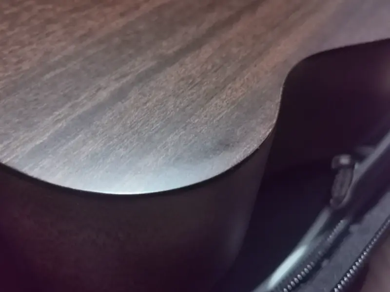 Ukulele acústico con funda - 2