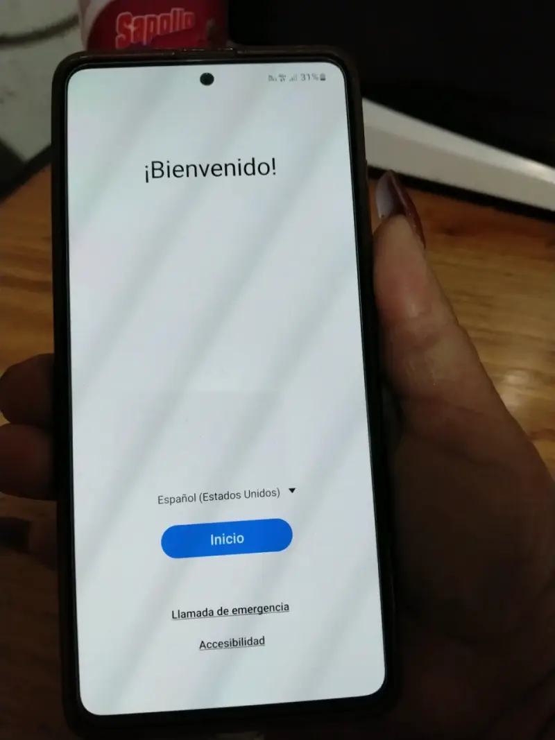 Teléfono inteligente en buen estado - 1