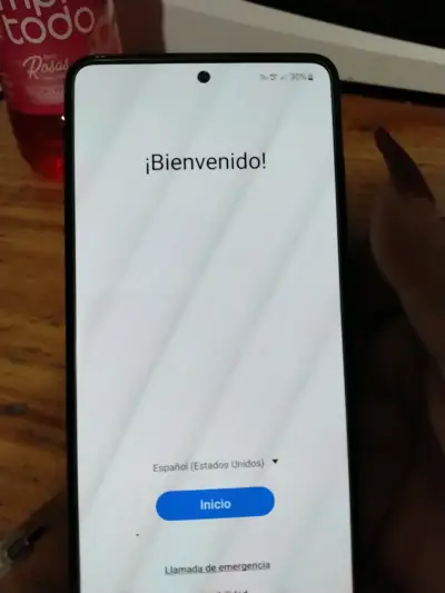 Teléfono inteligente en buen estado - miniatura 2