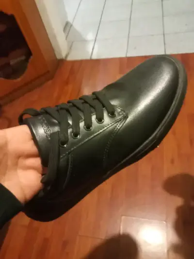 Zapatillas negras de cuero para hombre - miniatura 3