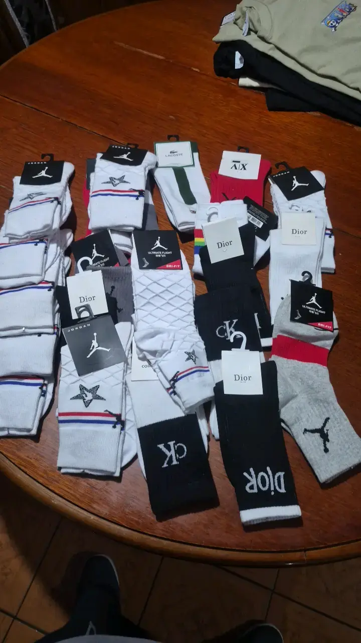 calcetines deportivos de marcas variadas - 1