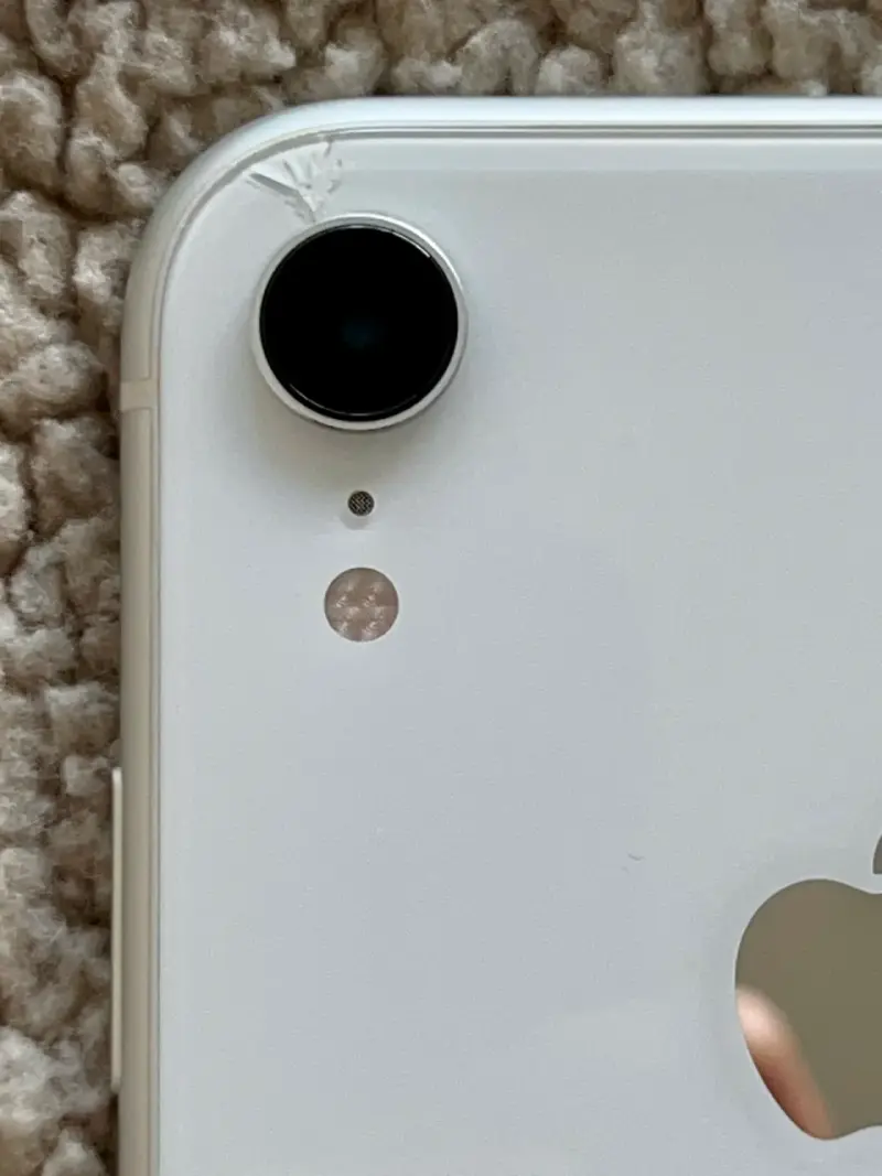 iPhone XR blanco con caja y cable - $48.600 | Pulga