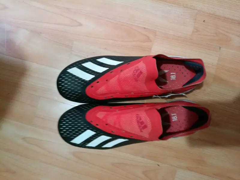 Botines de fútbol Adidas rojos con toperoles - 6