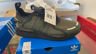 Zapatillas Adidas NMD V3 Verde Oliva - miniatura 1