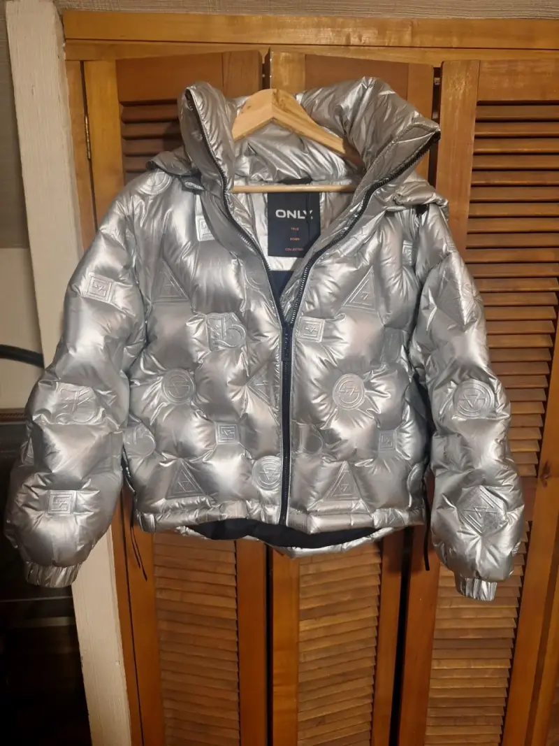 Parka acolchada plateada ONLY para mujer - 1