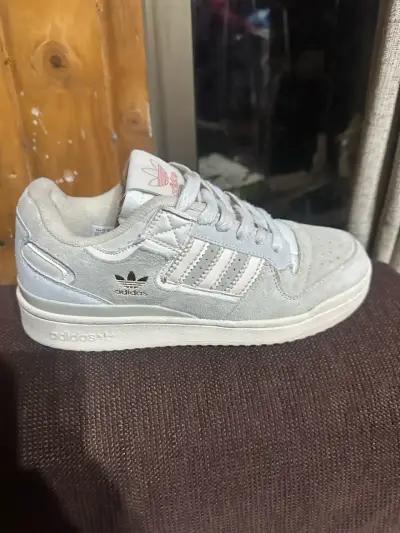 Zapatillas deportivas Adidas blancas clásicas - miniatura 3