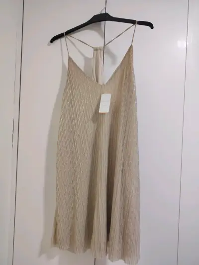 Vestido dorado plisado Forever 21 - miniatura 2