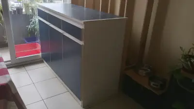 Mueble de cocina con cajones y puertas azul - miniatura 3