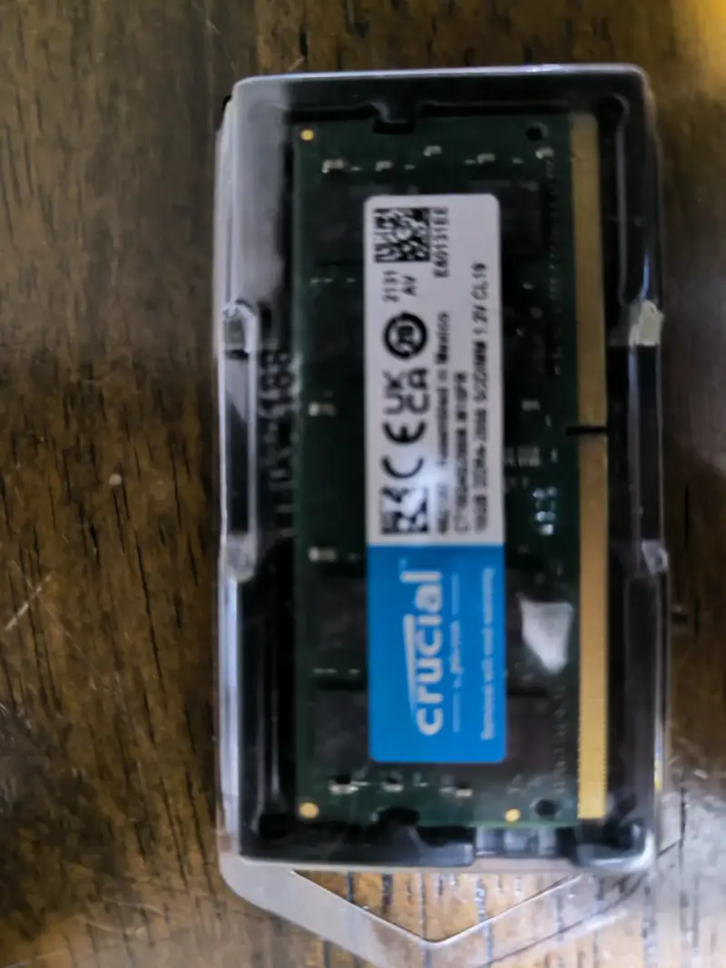 Memoria RAM Crucial 8GB DDR4 para Laptop - 1