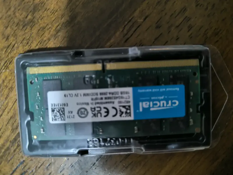 Memoria RAM Crucial 8GB DDR4 para Laptop - 3