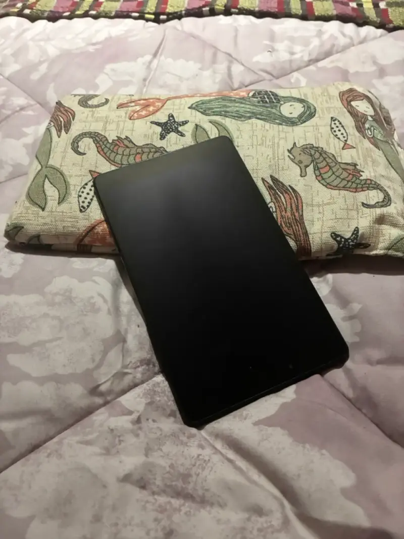 Tablet compacta con funda decorativa