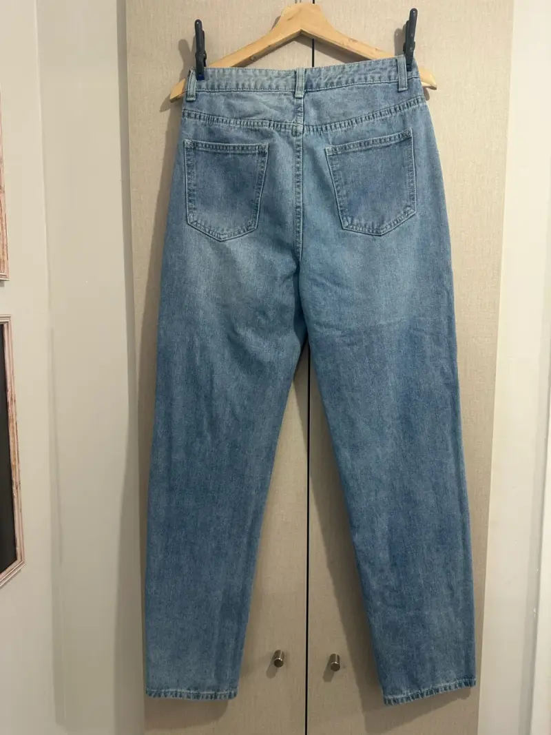 Jeans de mezclilla azul claro para hombre - 2