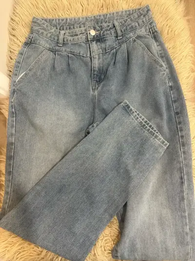 Jeans de mezclilla azul claro para hombre - miniatura 4
