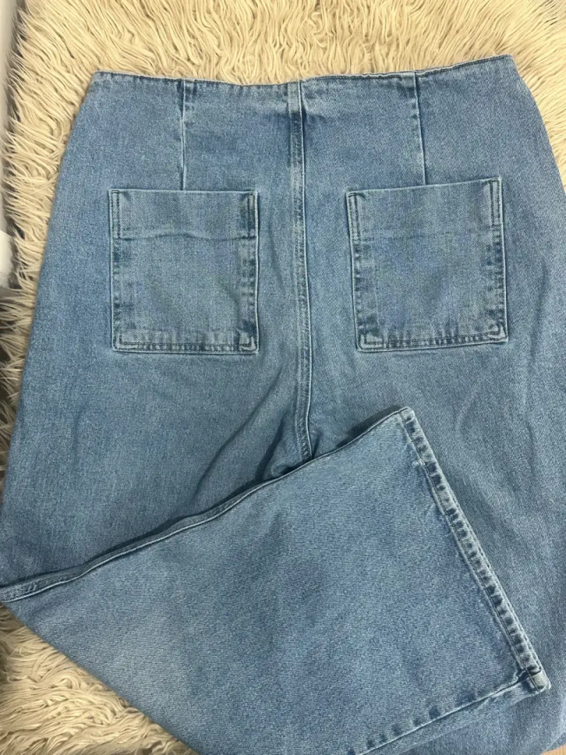 Jeans anchos con botones laterales - 5