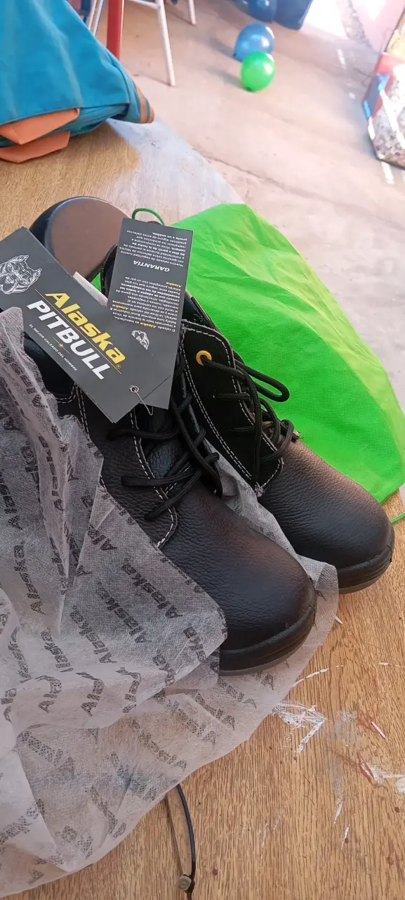 Botas de seguridad Alaska Pitbull negras