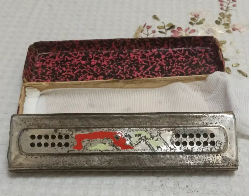 Armónica vintage con estuche original M hohner - 3