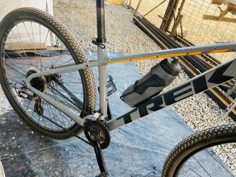 Bicicleta de montaña Trek con cuadro de aluminio - 1