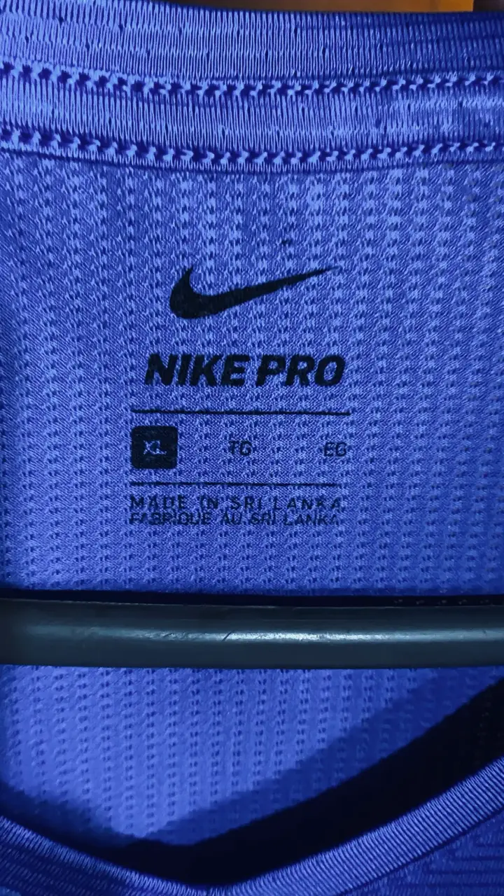 Polera deportiva Nike Pro morada - 3