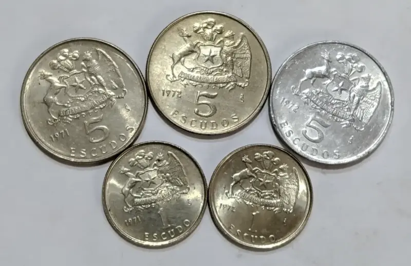 Monedas antiguas chilenas de 1 y 5 escudos - 3