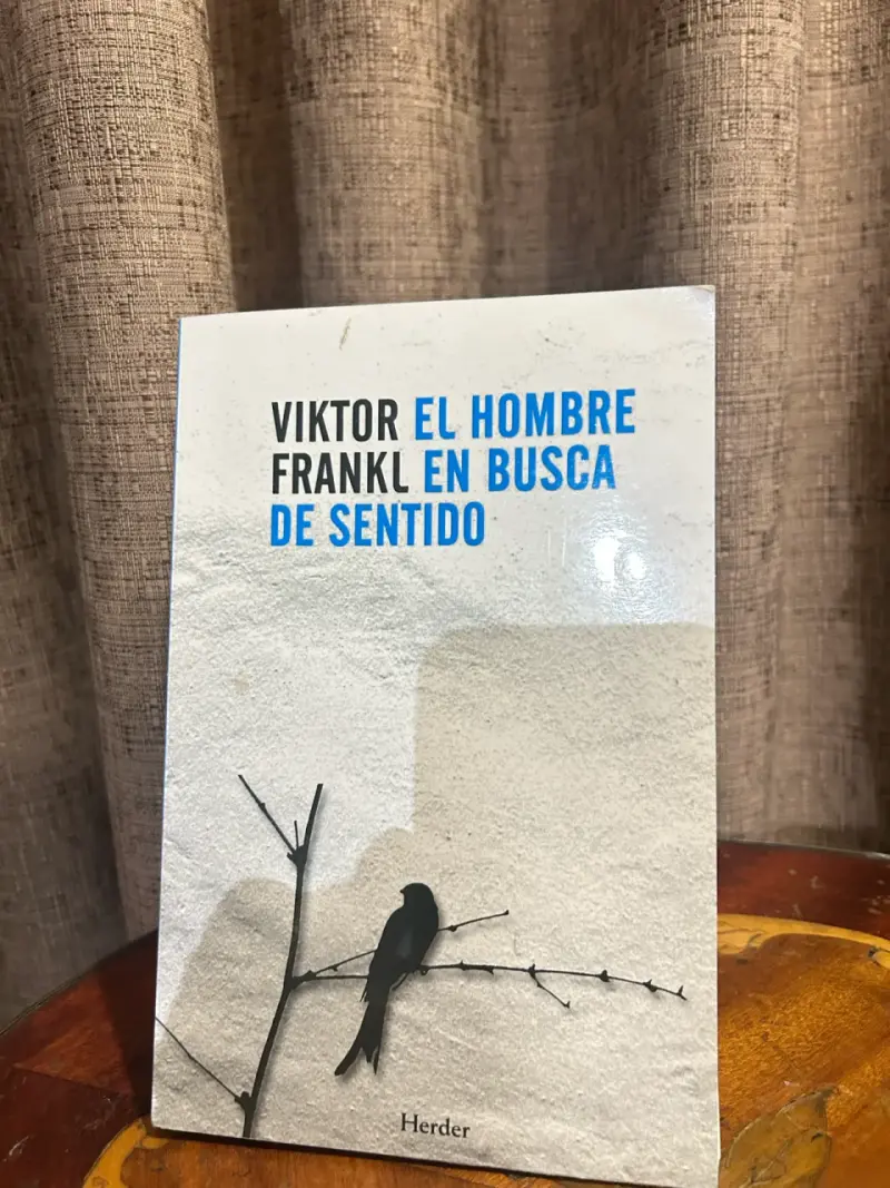 Libro 'El Hombre en Busca de Sentido' de Viktor Frankl - 1