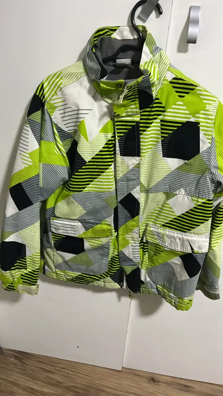 Chaqueta de invierno con diseño geométrico - 1