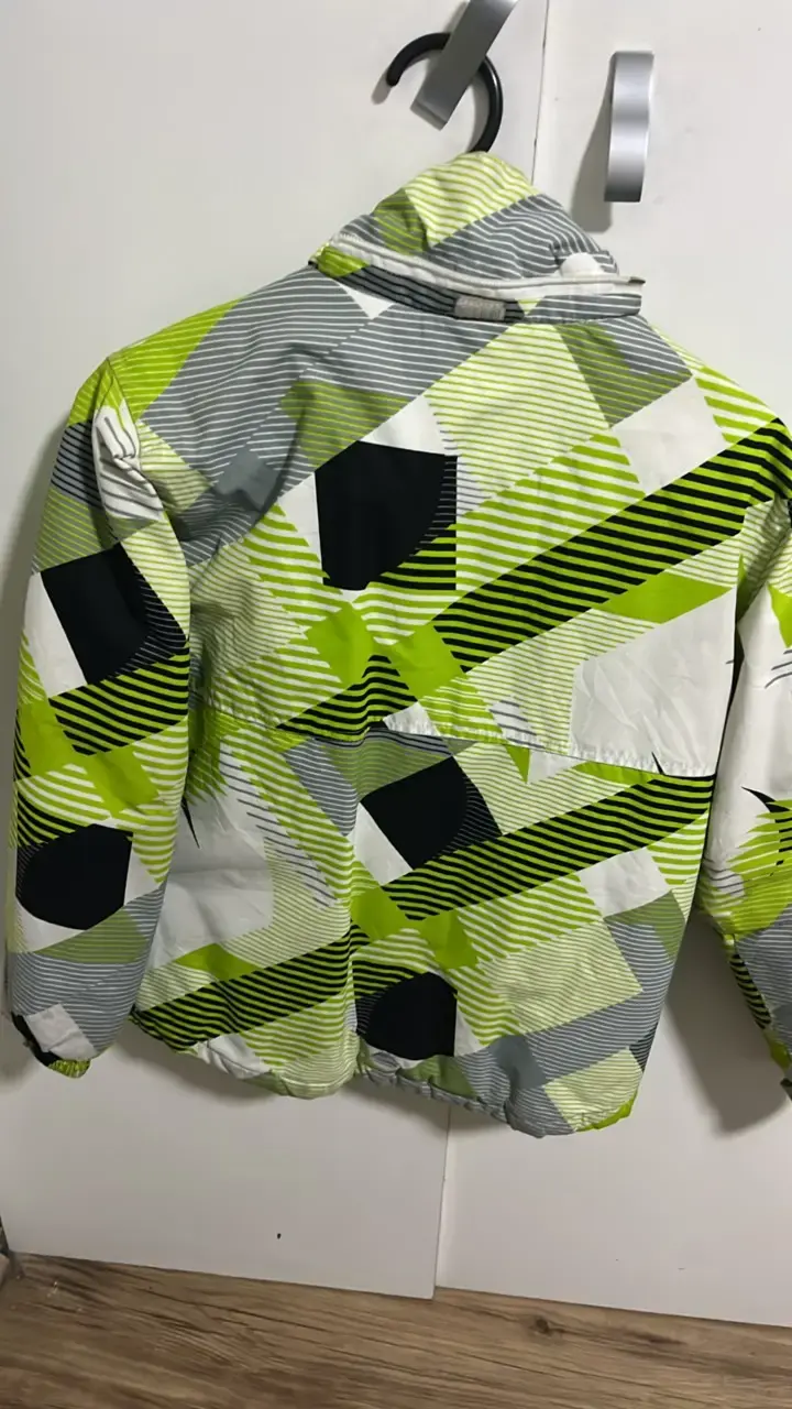 Chaqueta de invierno con diseño geométrico - 3