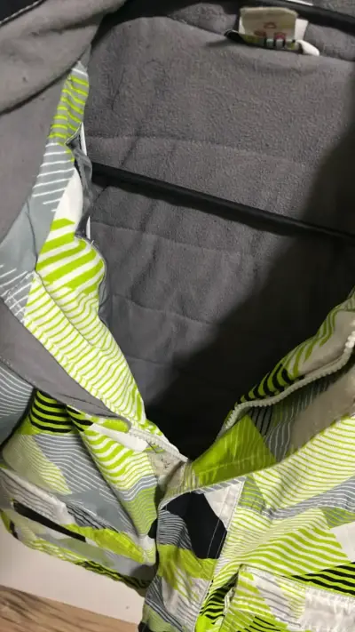 Chaqueta de invierno con diseño geométrico - miniatura 4