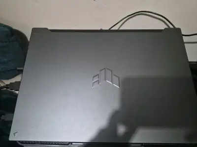Laptop ASUS TUF Gaming F16 con Intel Core i5 - miniatura 4