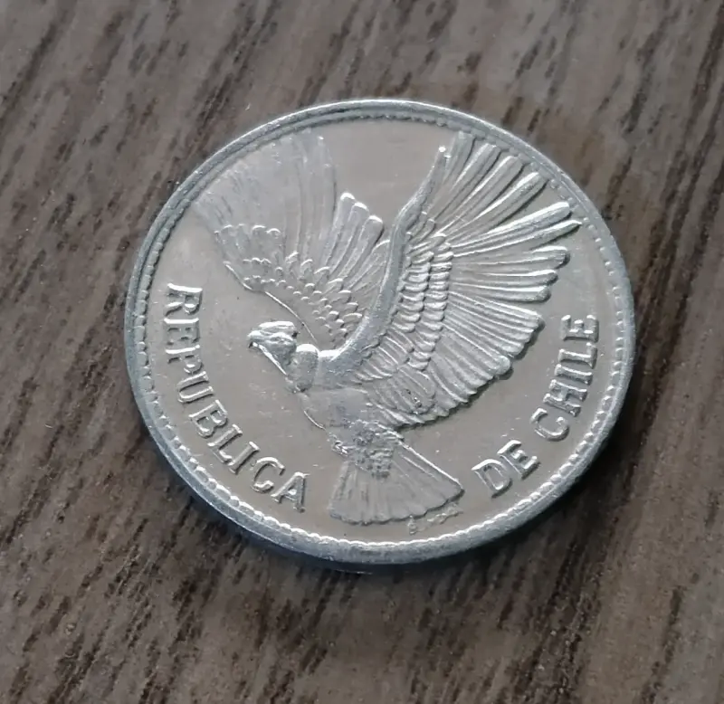 Moneda antigua de 5 pesos medio cóndor 1956 - 2