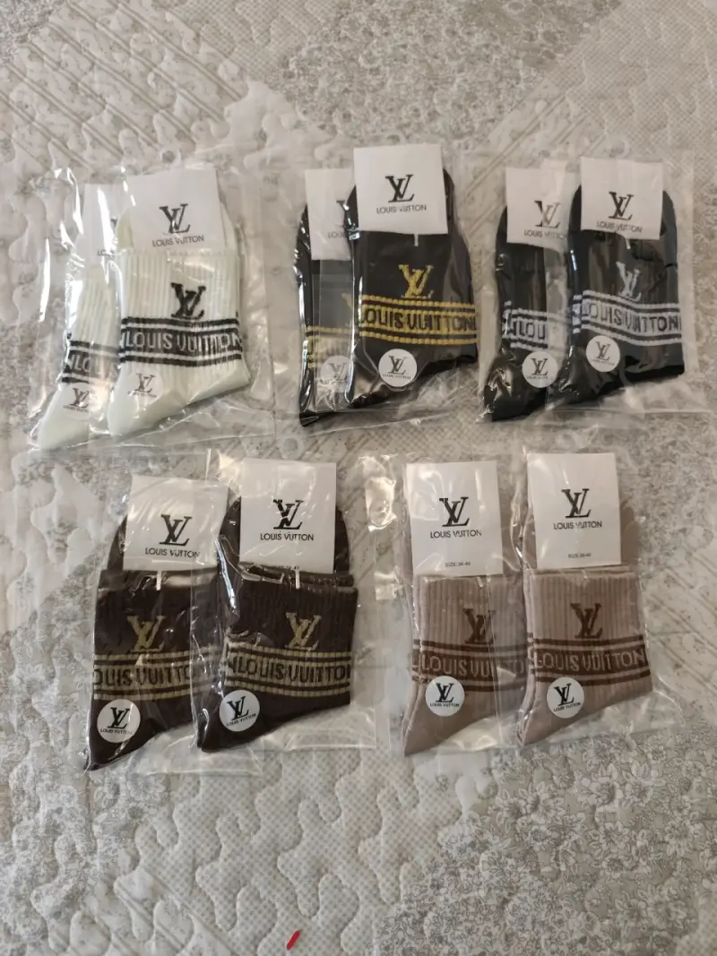 Pack de poleras de marca variadas en negro - 3