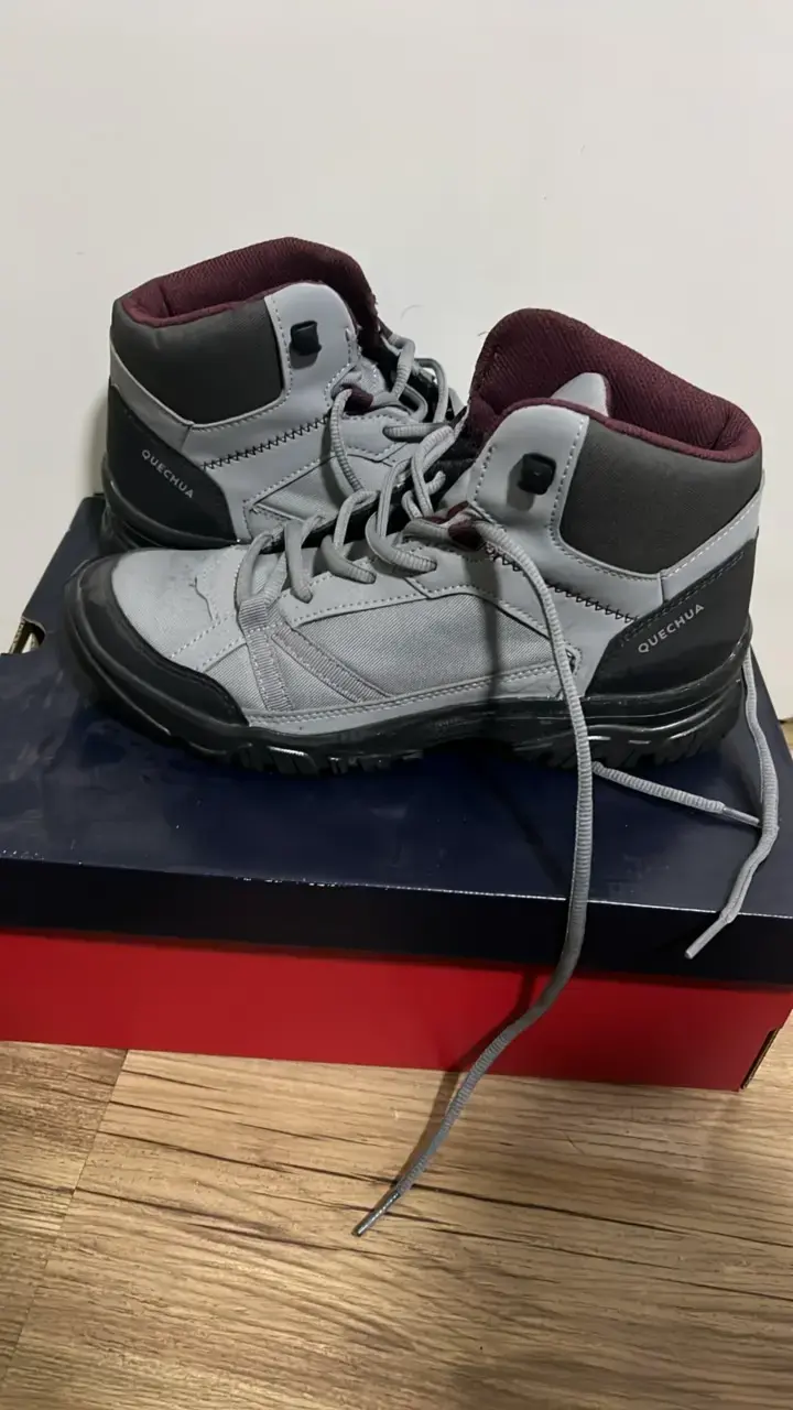 Bototo de senderismo Quechua impermeables gris - 1