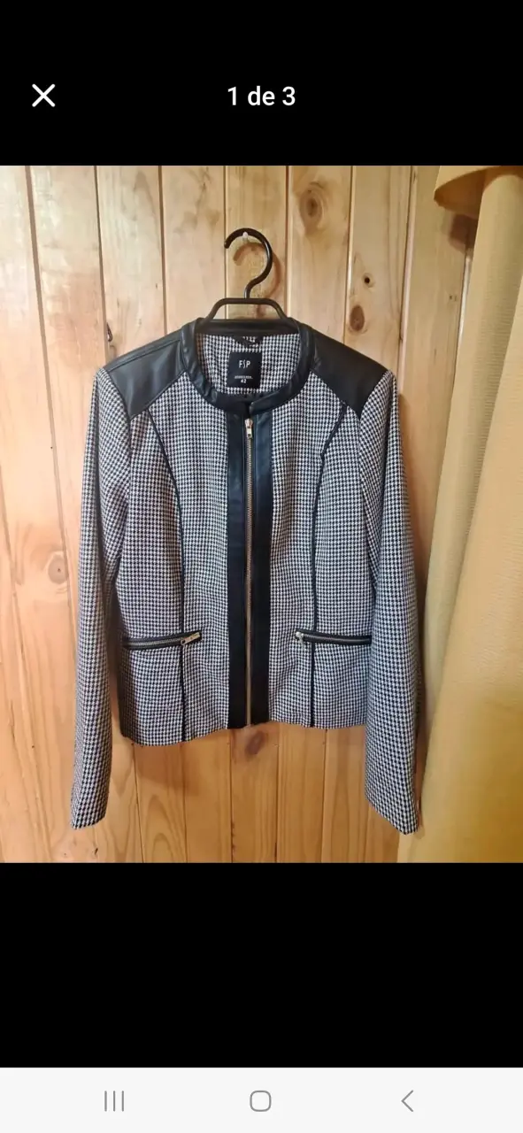 Chaqueta de mujer con diseño a cuadros y detalles en cuero - 1