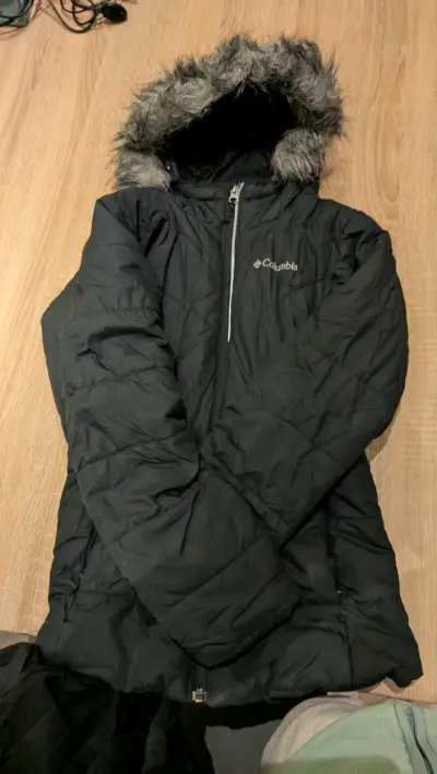 Chaqueta Columbia negra con capucha - miniatura 1