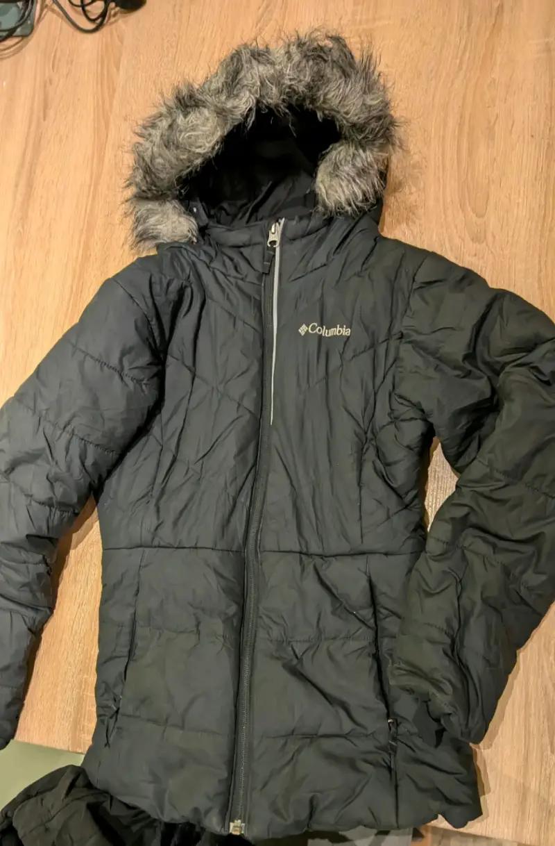 Chaqueta Columbia negra con capucha - 2