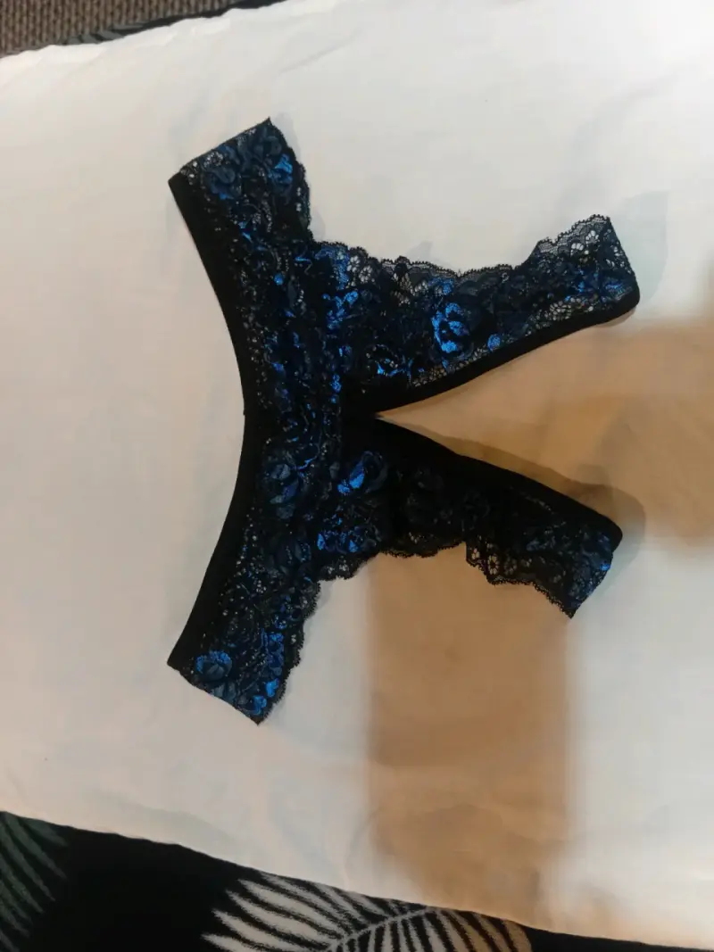 Lenceria erotica encaje negro y azul elegante