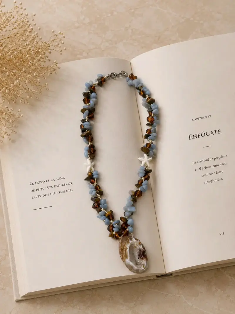 Collar de piedras naturales con colgante de ágata