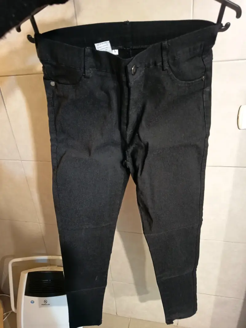 Pantalones negros elasticados - 3