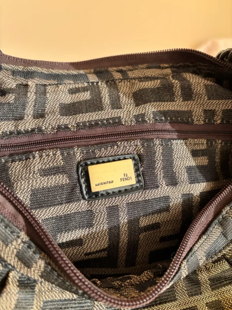 Cartera Fendi (no og) marrón logotipada - 4