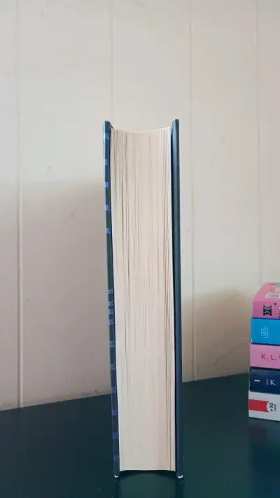Libro 'La Mujer en la Ventana' de A.J. Finn - miniatura 2