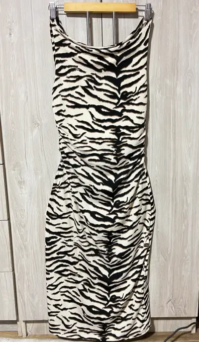 Vestido ajustado con estampado animal print - miniatura 2