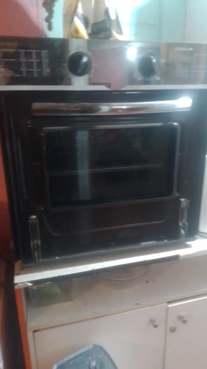 Horno empotrable eléctrico negro en buen estado - 1