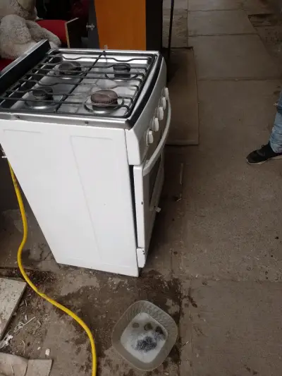 Horno empotrable eléctrico negro en buen estado - miniatura 2