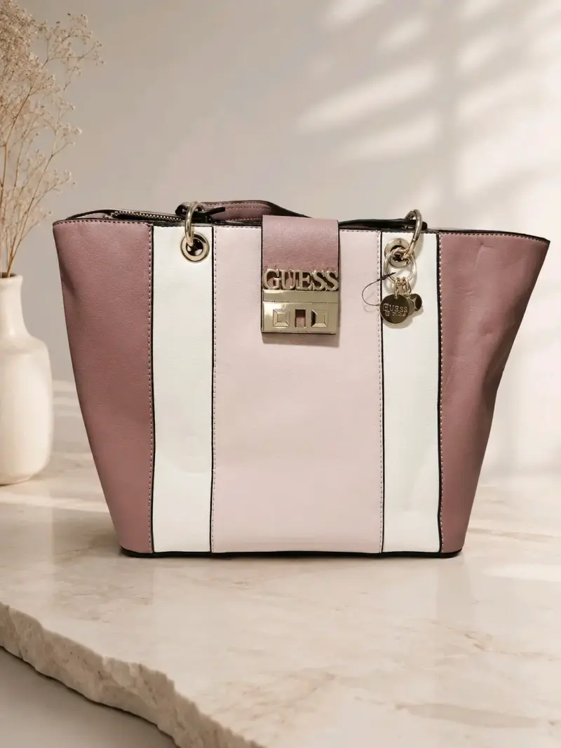 Bolso Guess bicolor elegante