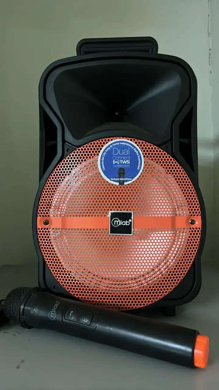 Parlante portátil Mlab con micrófono inalámbrico