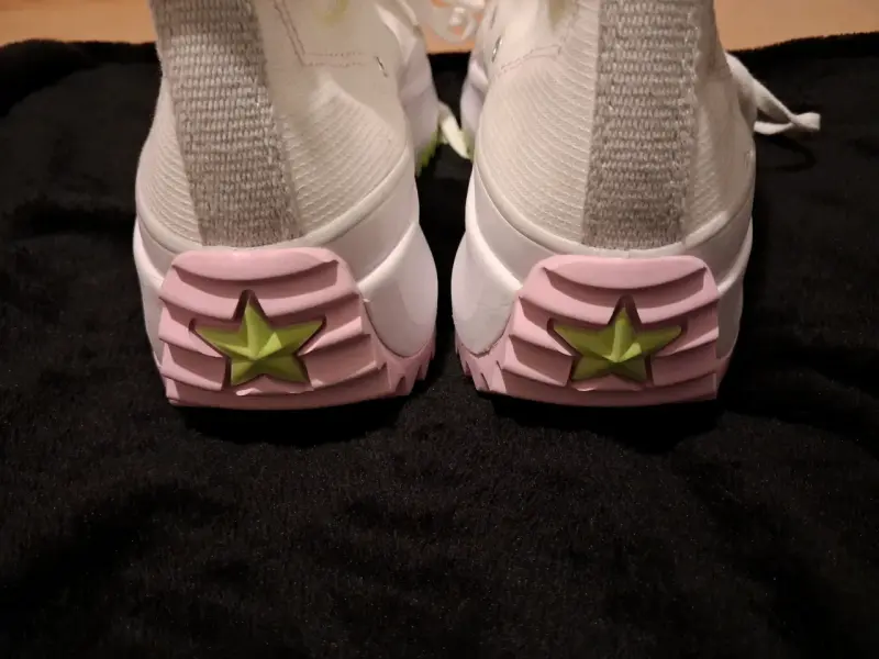 Zapatillas Converse All Star blancas con suela colorida - 3